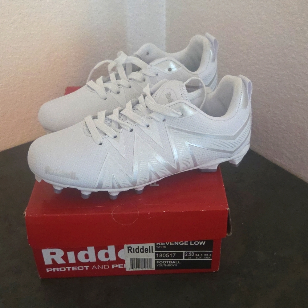 Boys Riddell Football Cleats